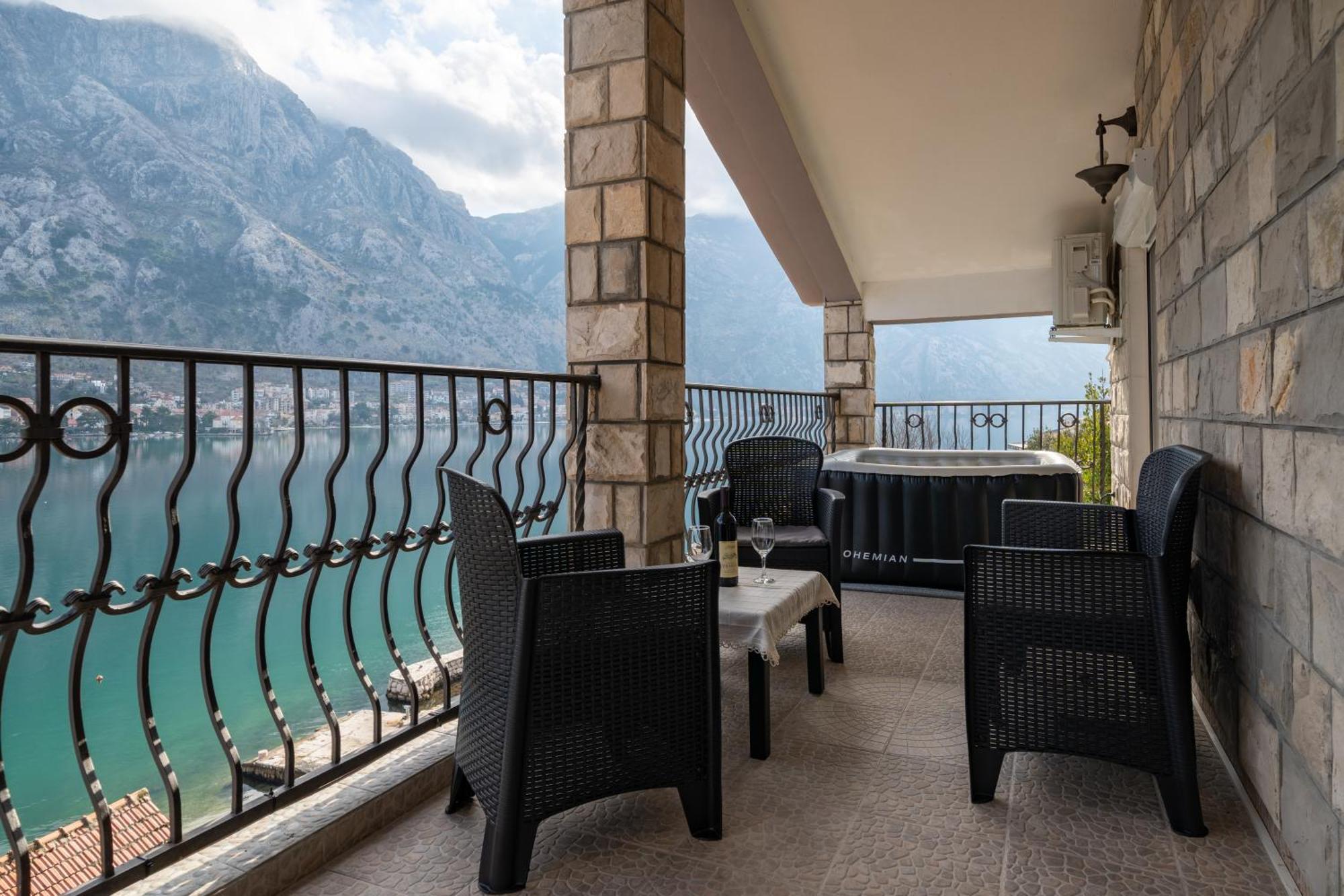 Apartments Vukovic Kotor Exteriér fotografie